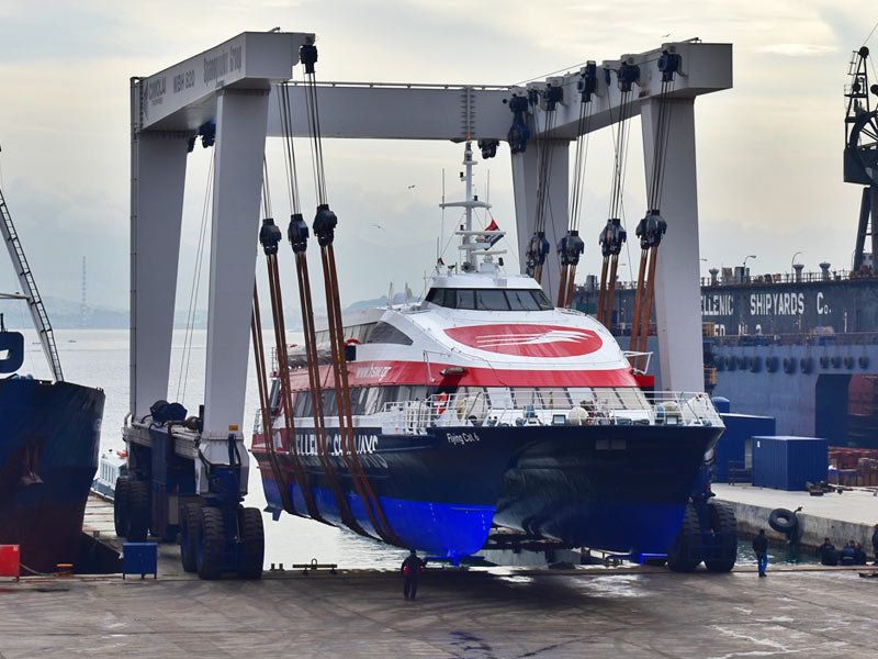 docking a catamaran